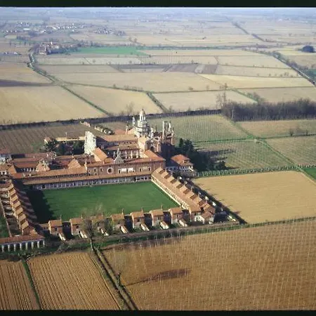 Agri Hotel Cascina Certosa *